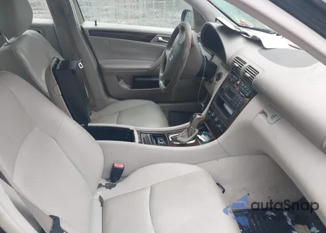 2004 Mercedes-Benz C 240 4Matic from USA, damaged, VIN WDBRF81J54F463605